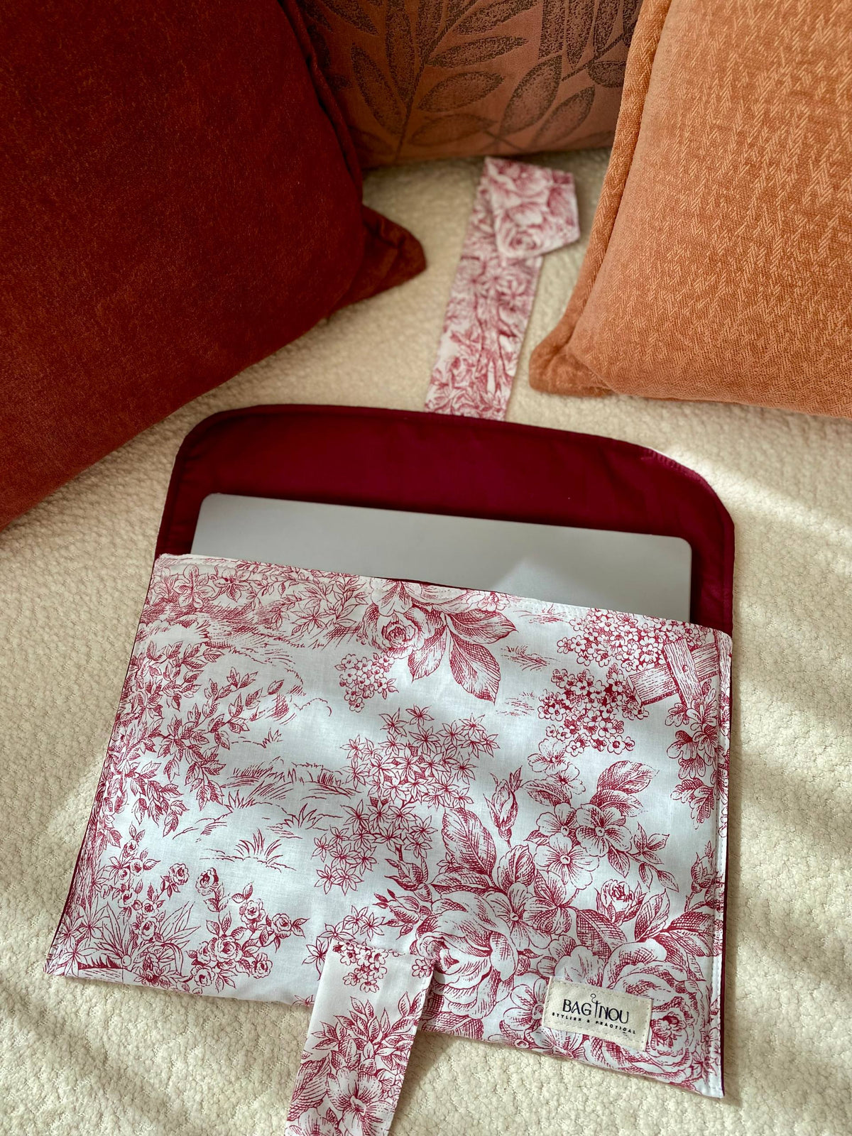 ❤️ Dark Red Garden – Pochette PC Portable Handmade