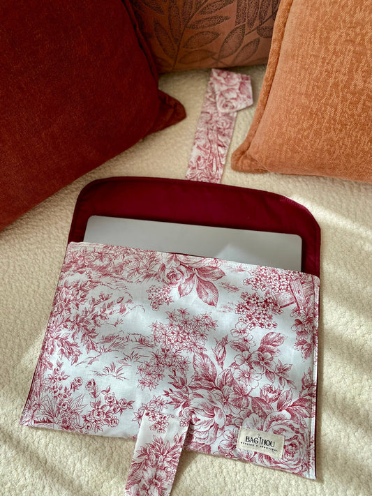 ❤️ Dark Red Garden – Pochette PC Portable Handmade