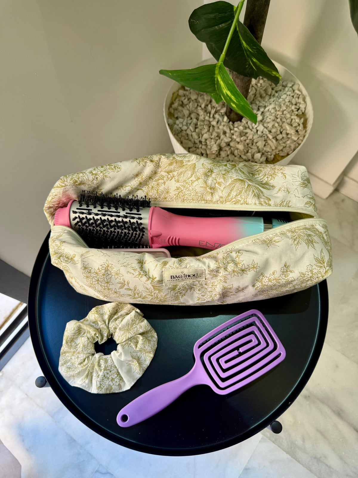 💚 Pistachio Garden - Trousse Lisseur & Brosse Soufflante + Chouchou